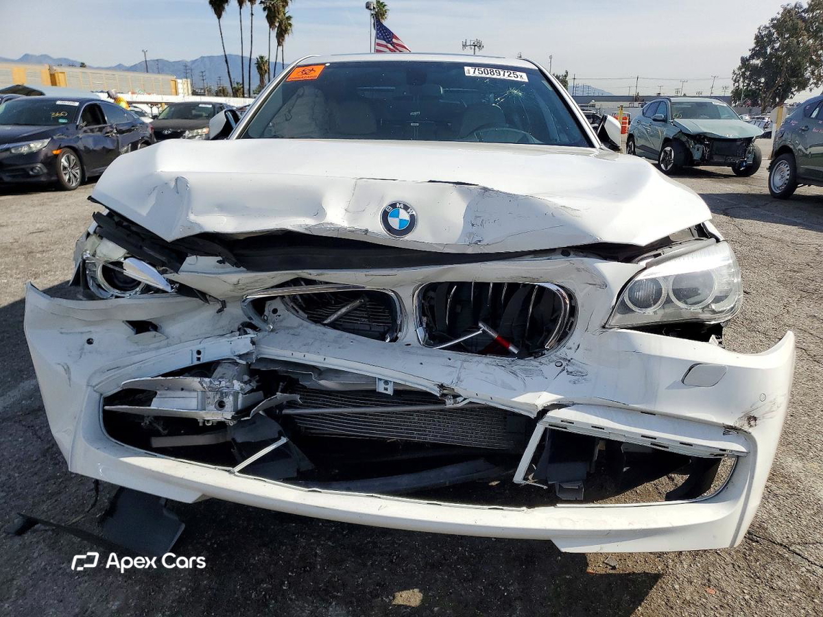 BMW Series 7 2015
