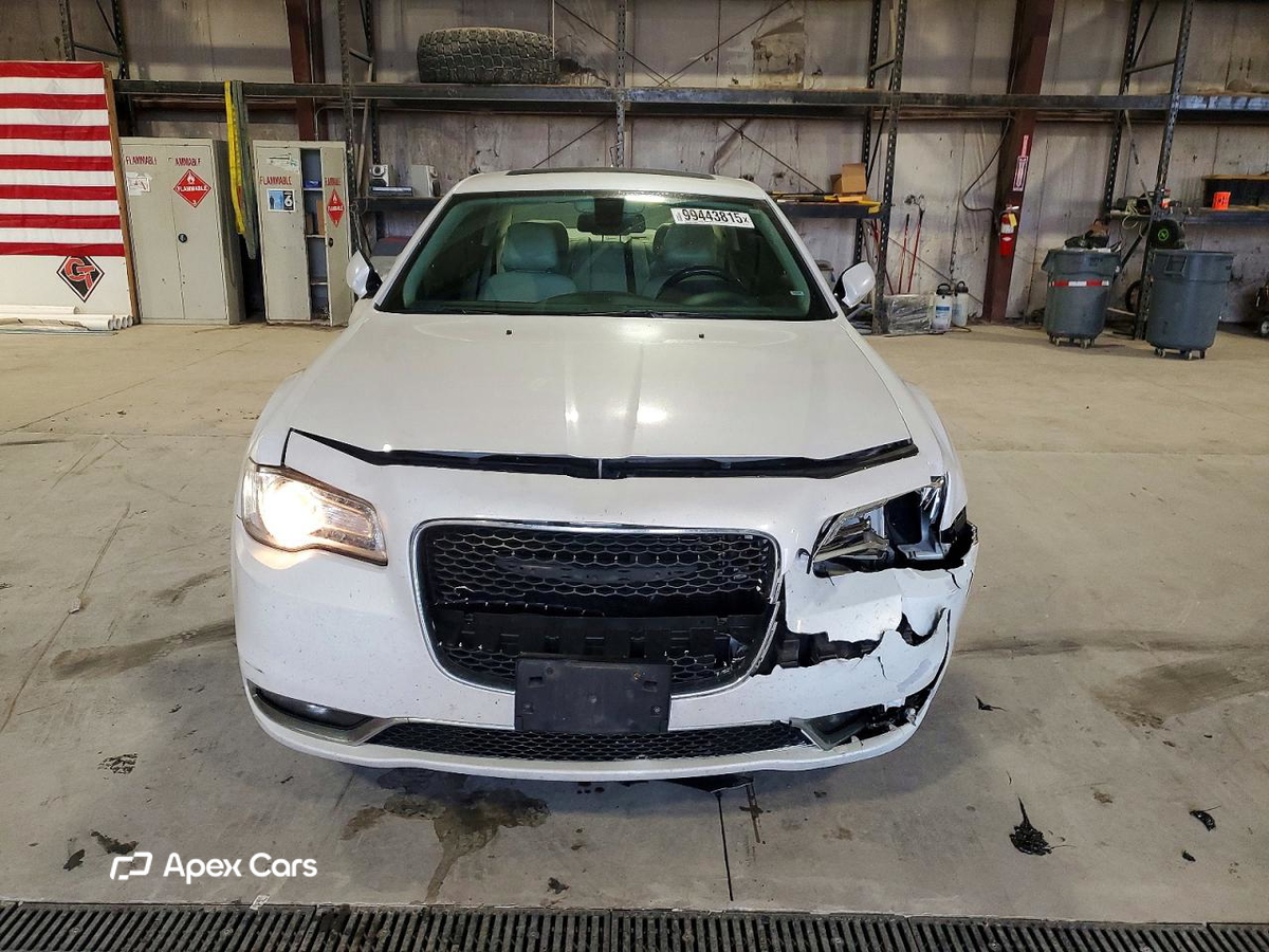 Chrysler 300 2016