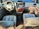 Toyota Sienna 2011