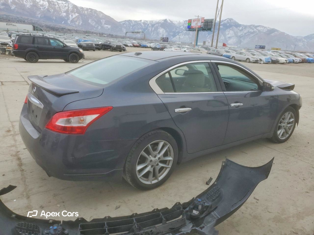 Nissan Maxima 2010