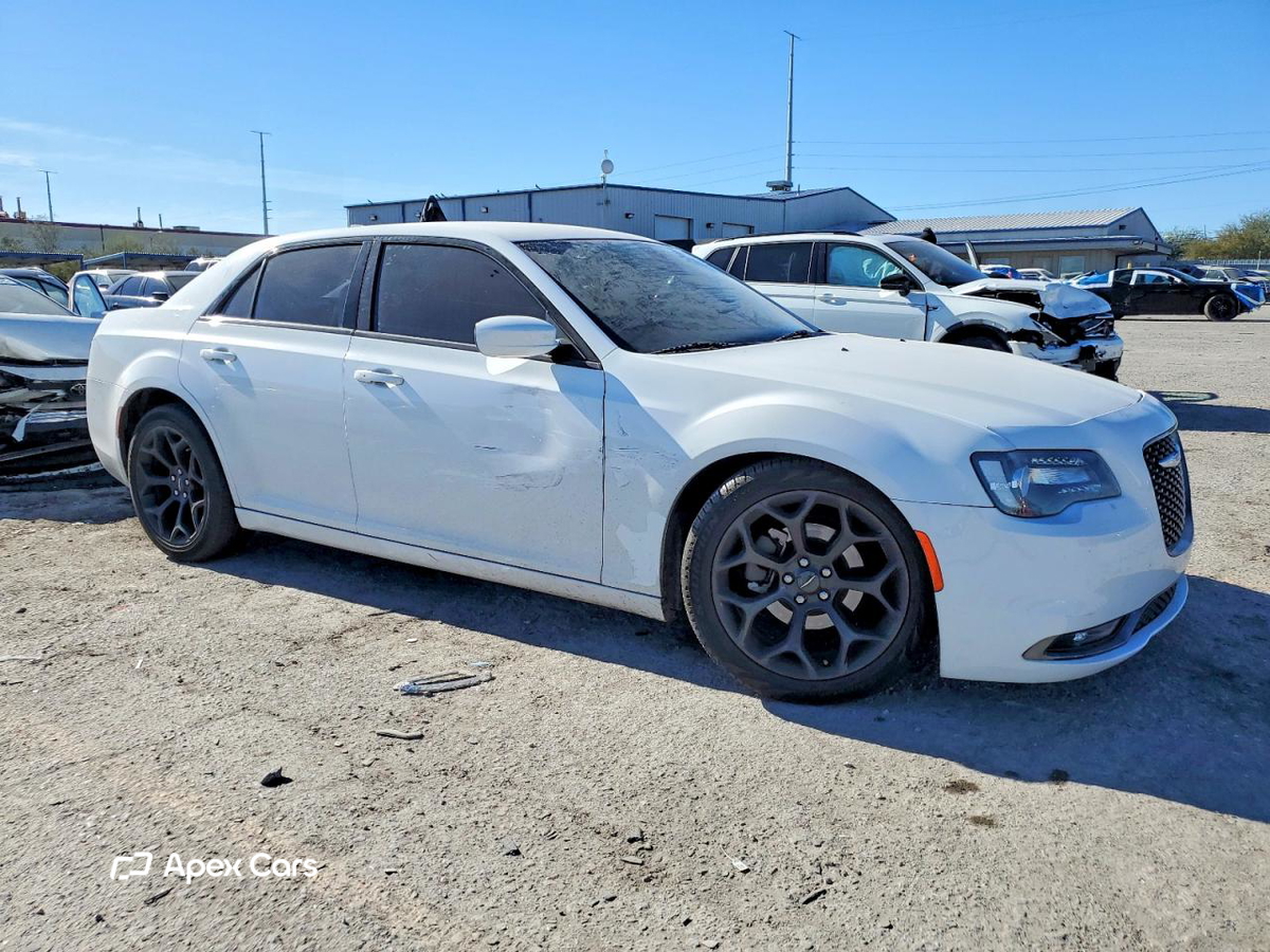 Chrysler 300 2019