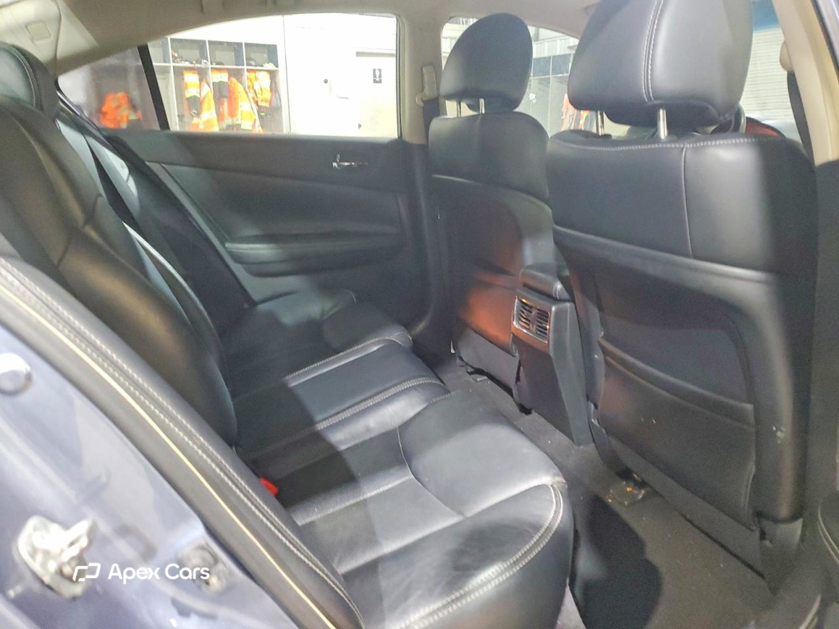 Nissan Maxima 2011