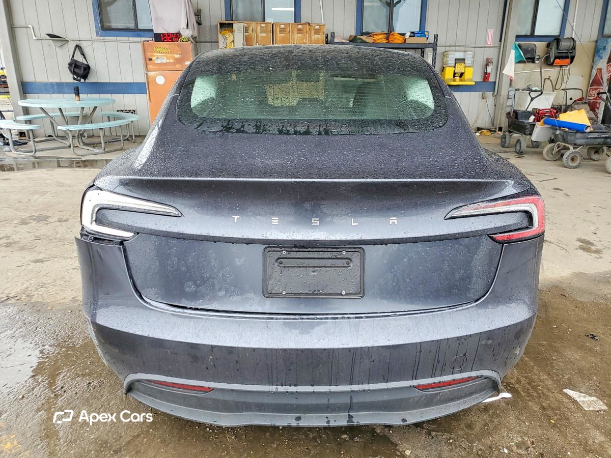 Tesla Model 3 2024