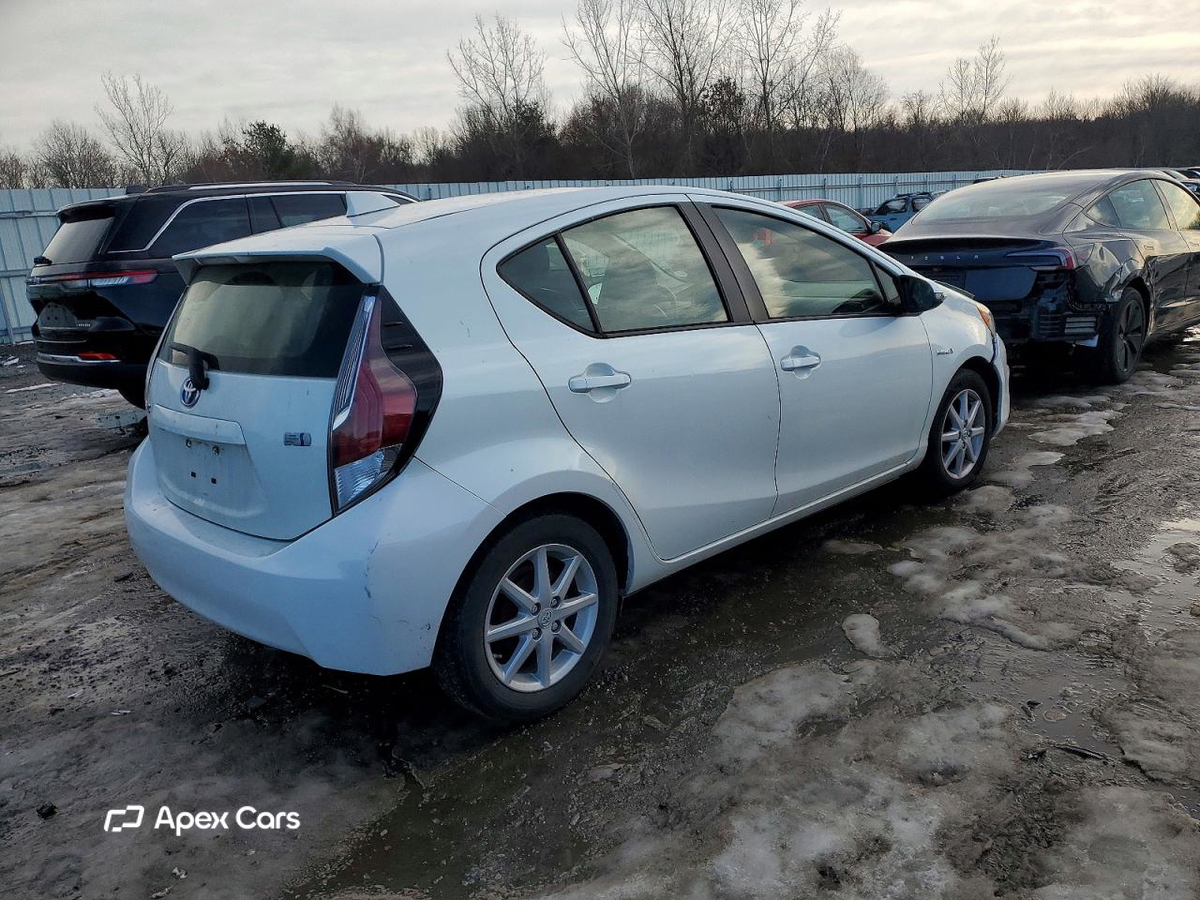 Toyota Prius c 2015