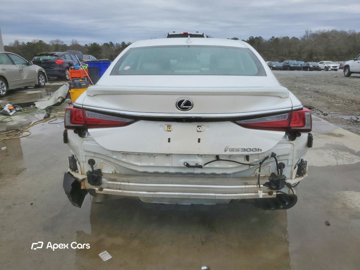 Lexus ES 2021
