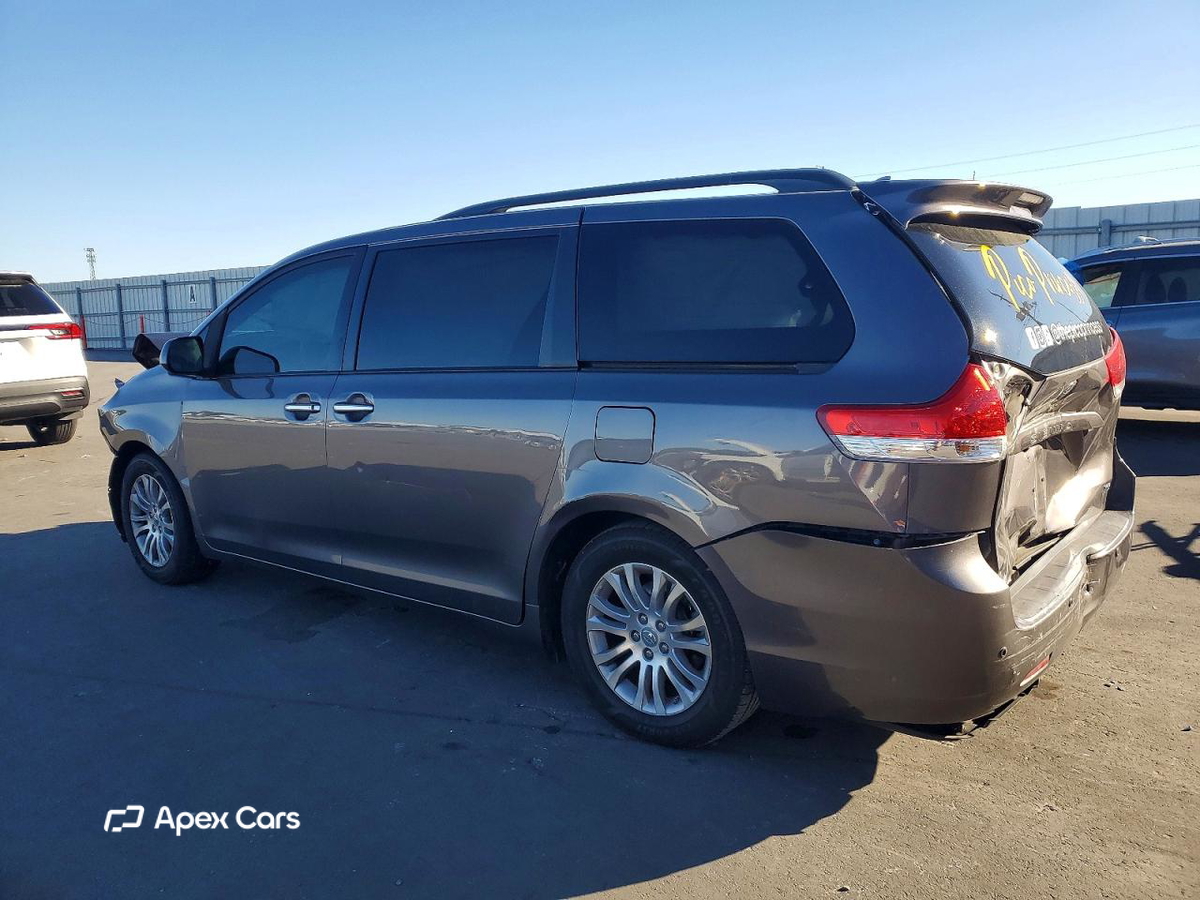 Toyota Sienna 2012
