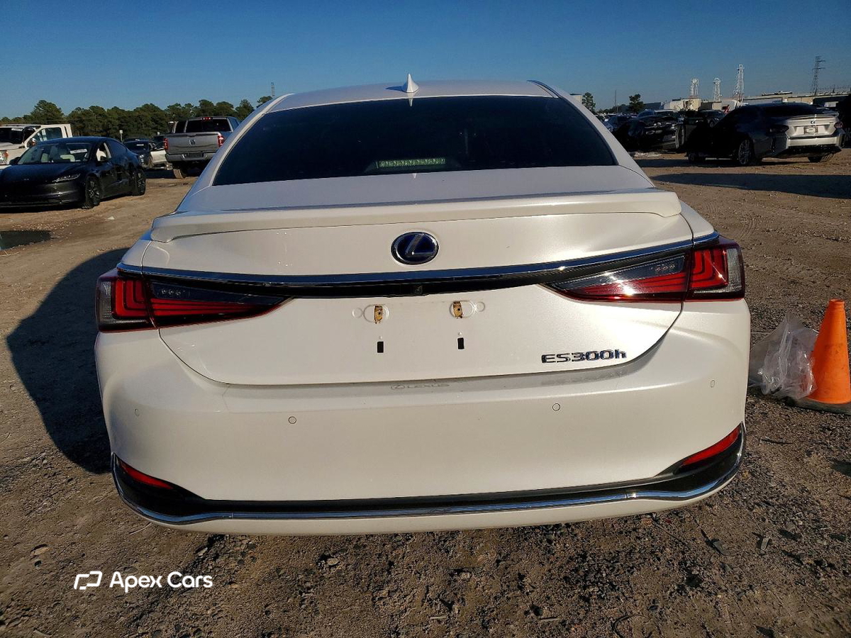 Lexus ES 2019