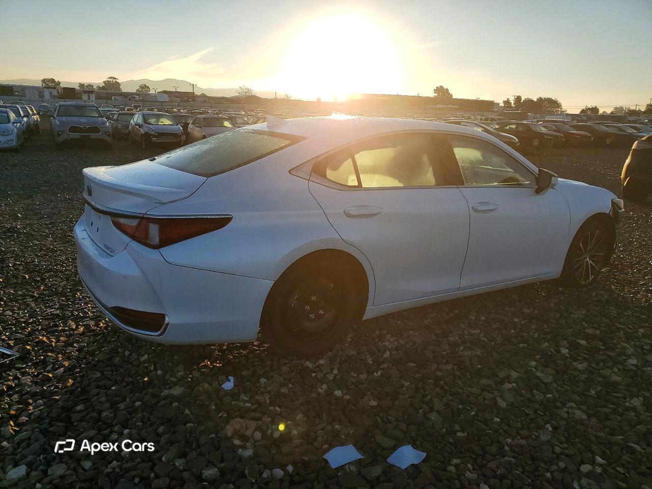 Lexus ES 2024