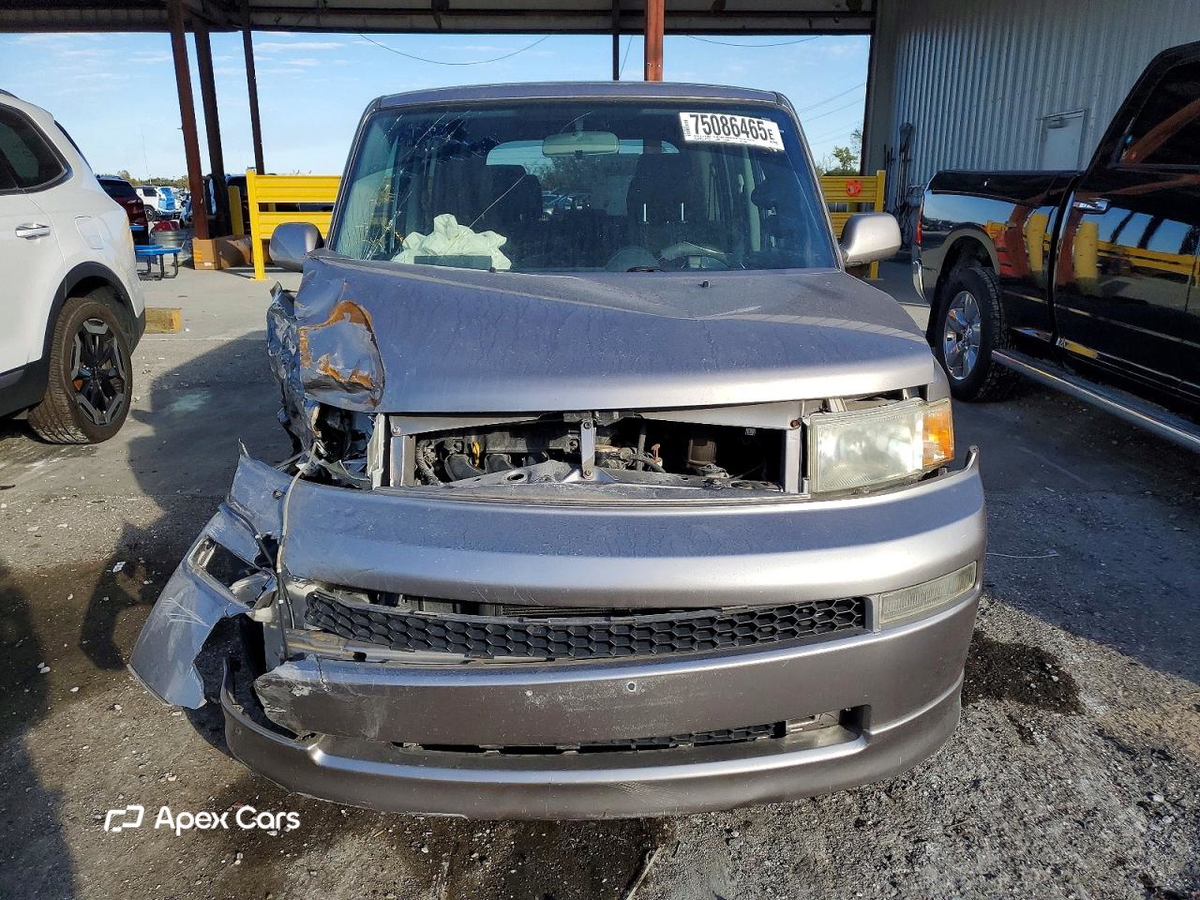 Scion xB 2005