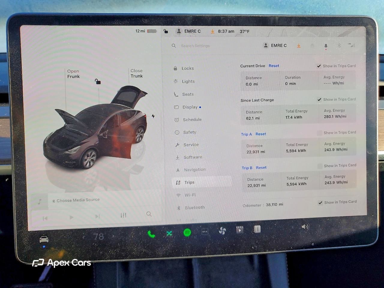 Tesla Model Y 2024