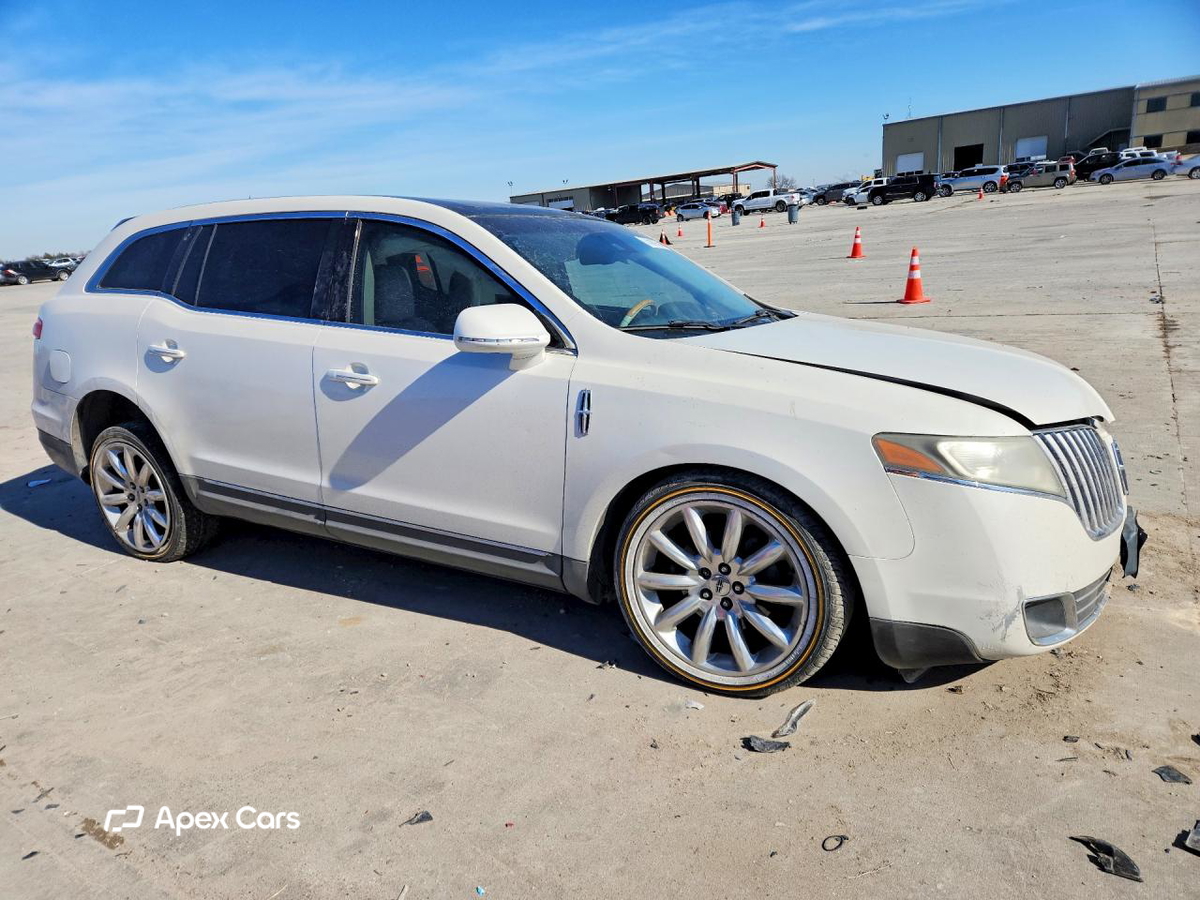Lincoln MKT 2010