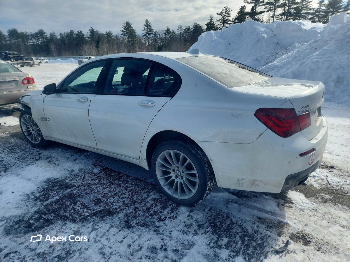 BMW Series 7 2015