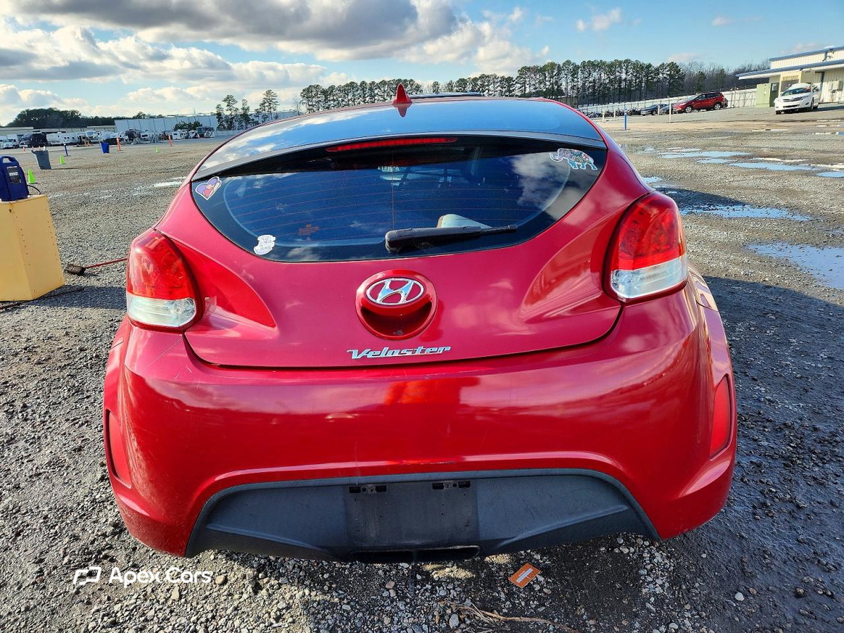 Hyundai Veloster 2013