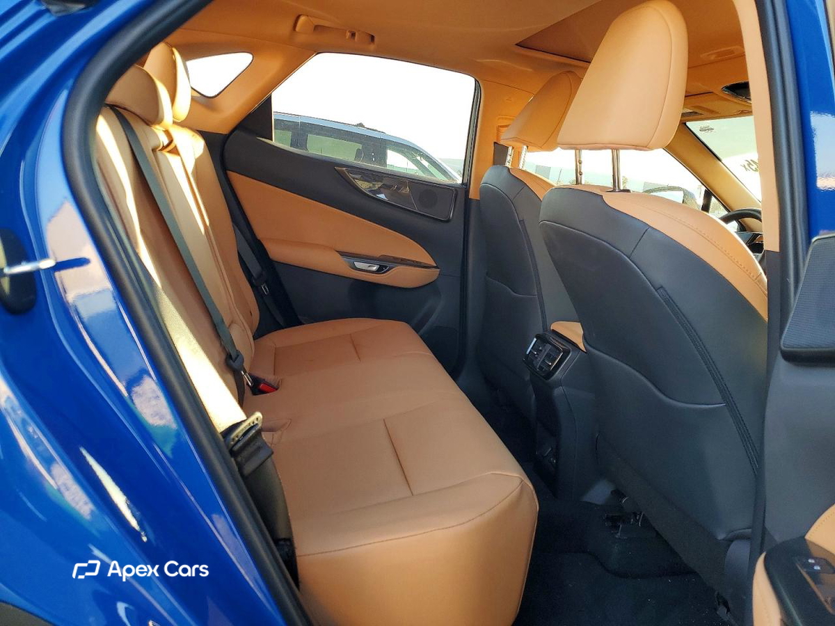 Lexus NX 2025