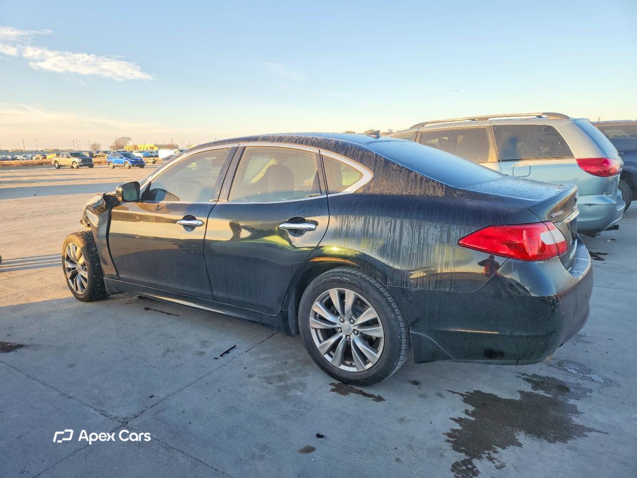 Infiniti M 2013