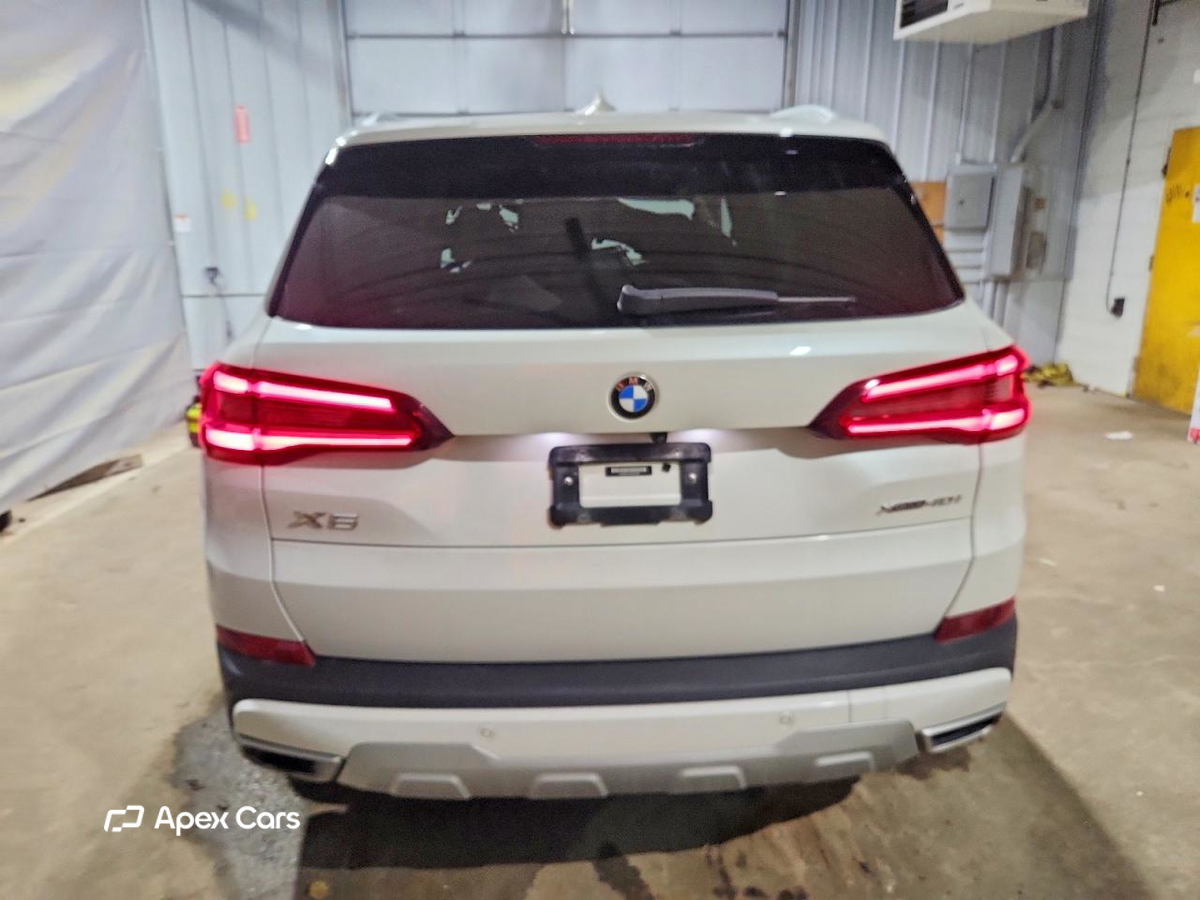 BMW X5 2021