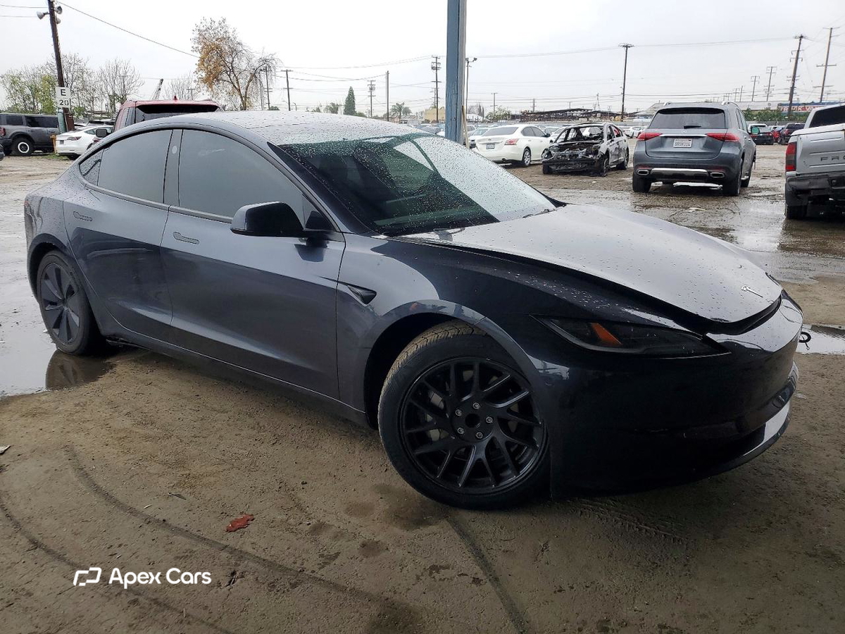 Tesla Model 3 2024