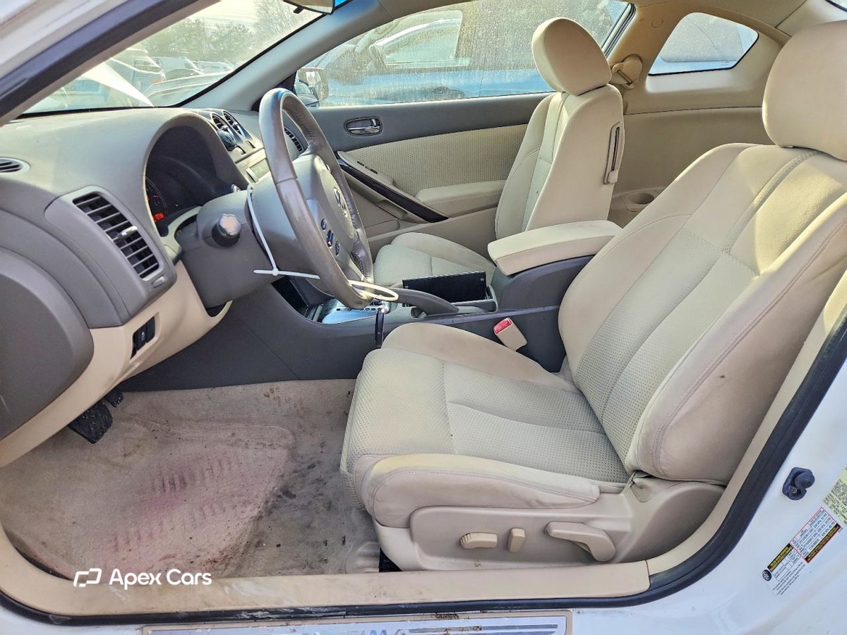 Nissan Altima 2012