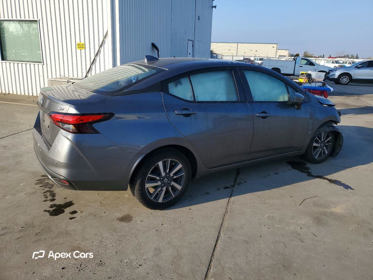 Nissan Versa 2021