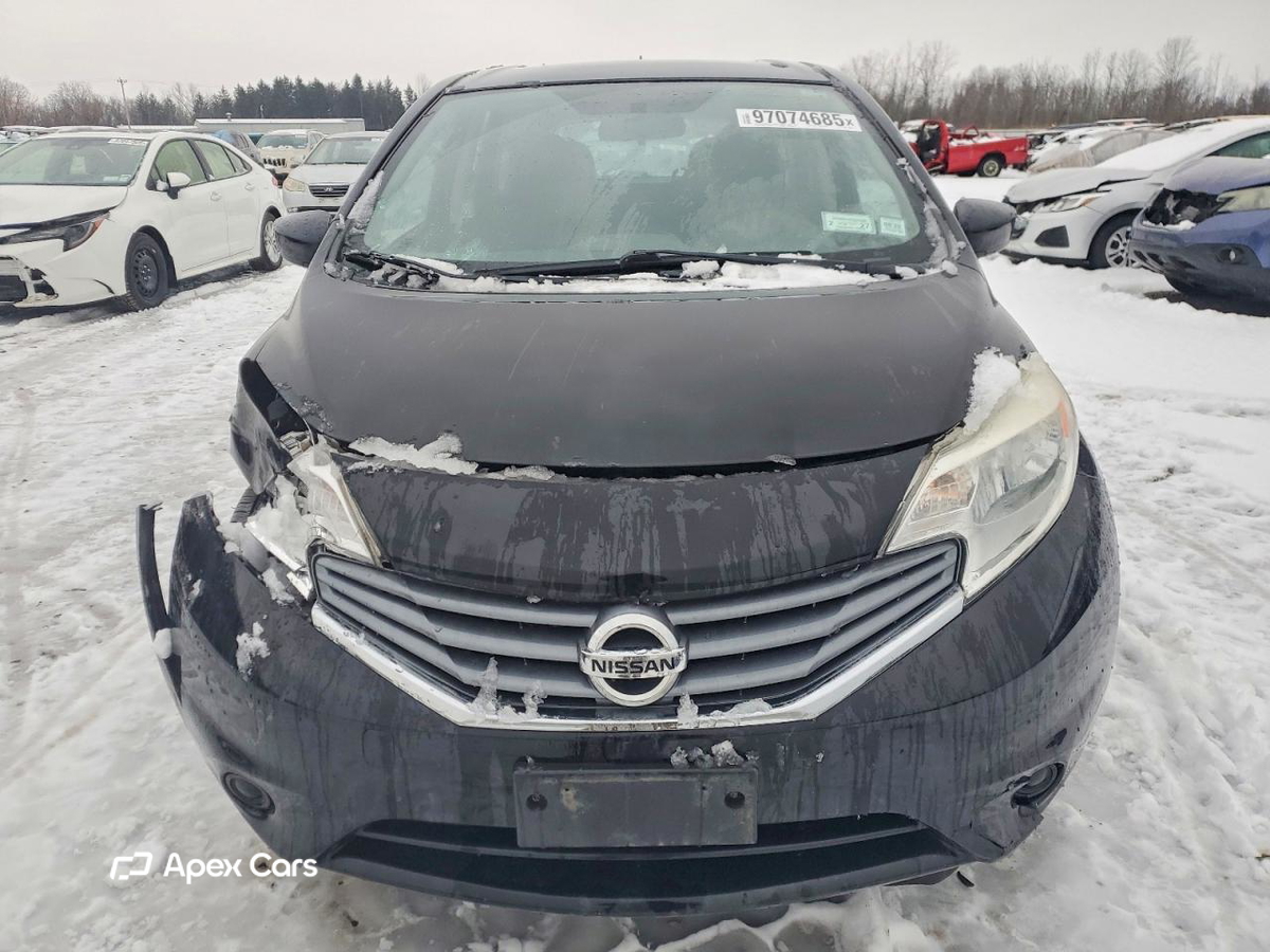 Nissan Versa 2015