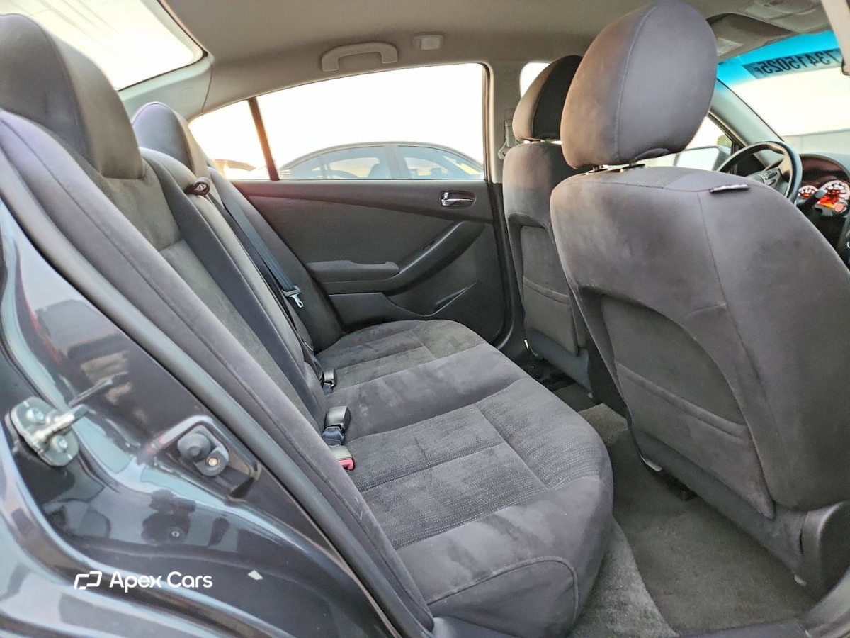 Nissan Altima 2012
