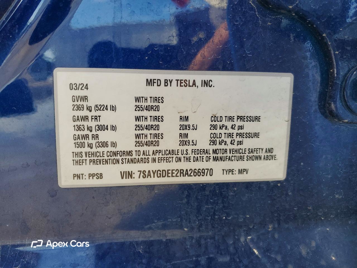 Tesla Model Y 2024