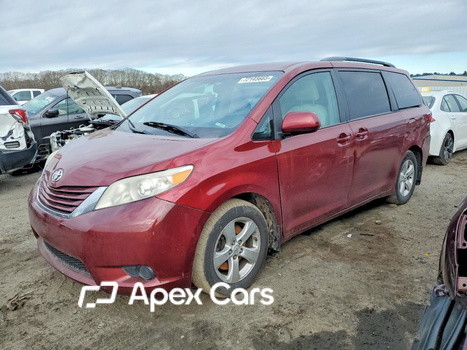 Toyota Sienna 2017 - Image 1 of 13