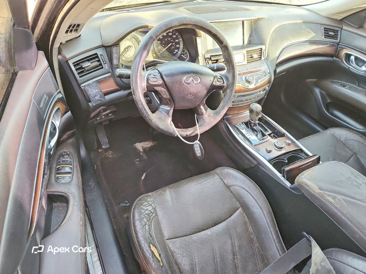 Infiniti M 2011