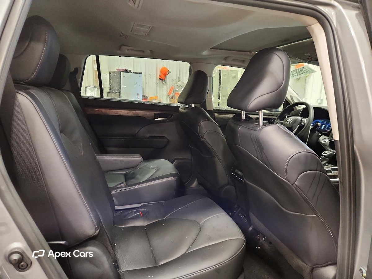 Toyota Highlander 2025