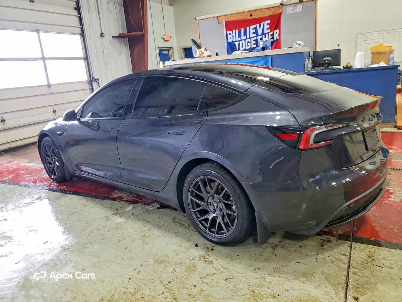Tesla Model 3 2024