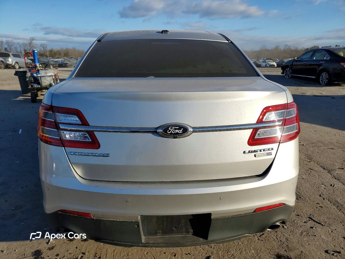 Ford Taurus 2016