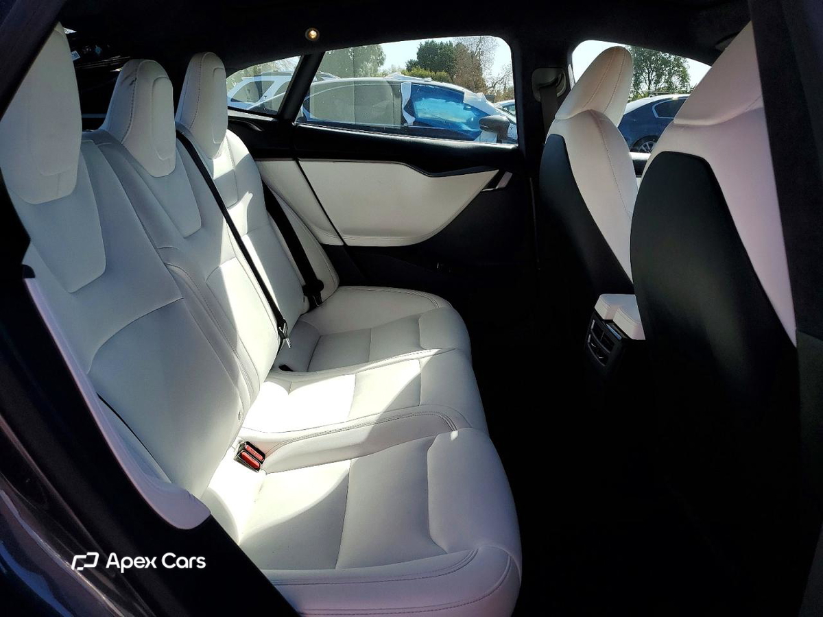 Tesla Model S 2020