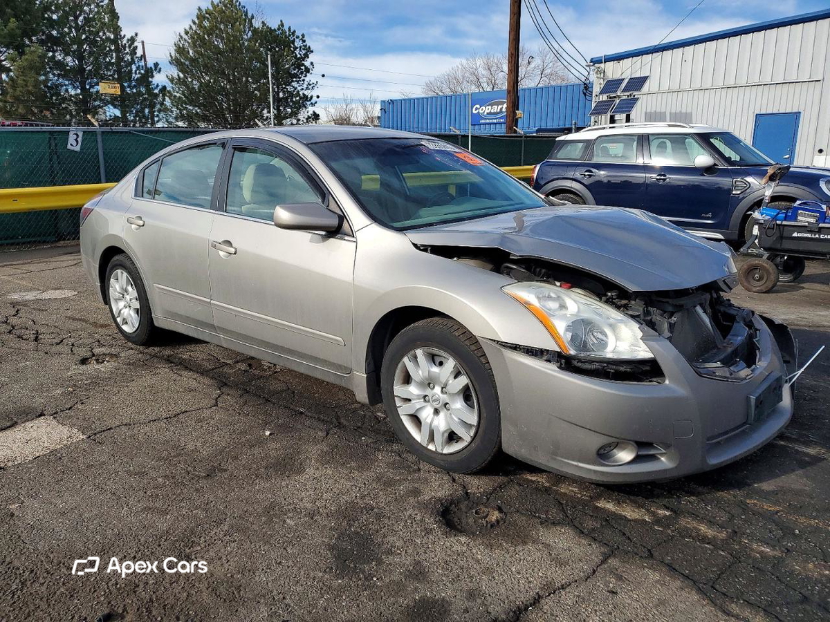 Nissan Altima 2012