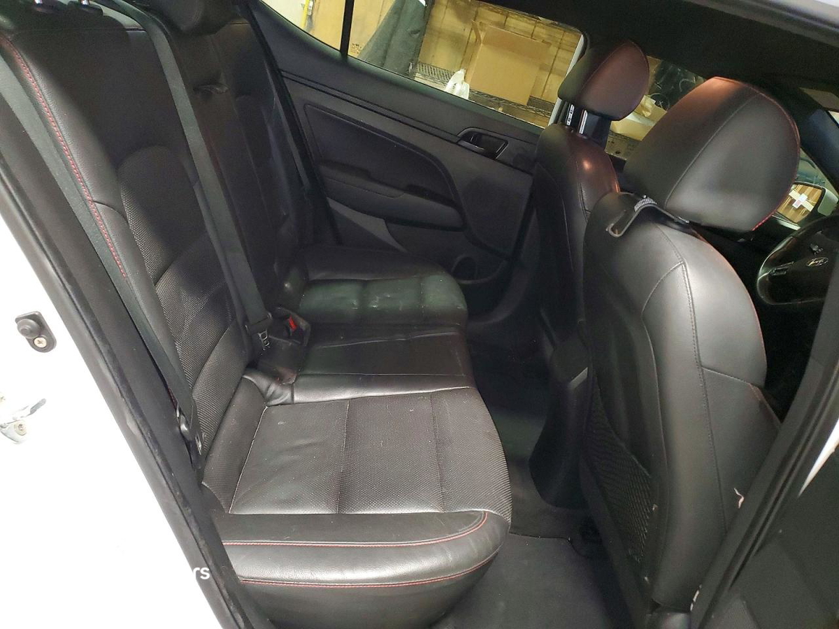 Hyundai Elantra 2017