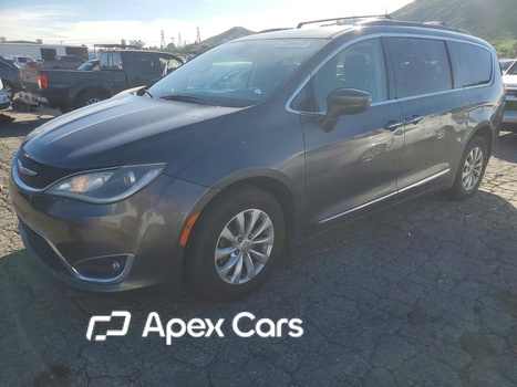 Chrysler Pacifica 2017 - Image 1 of 13