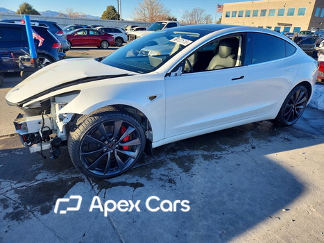 Tesla Model 3 2020 - Image 1 of 14