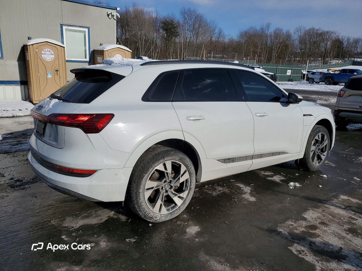 Audi e-tron 2022