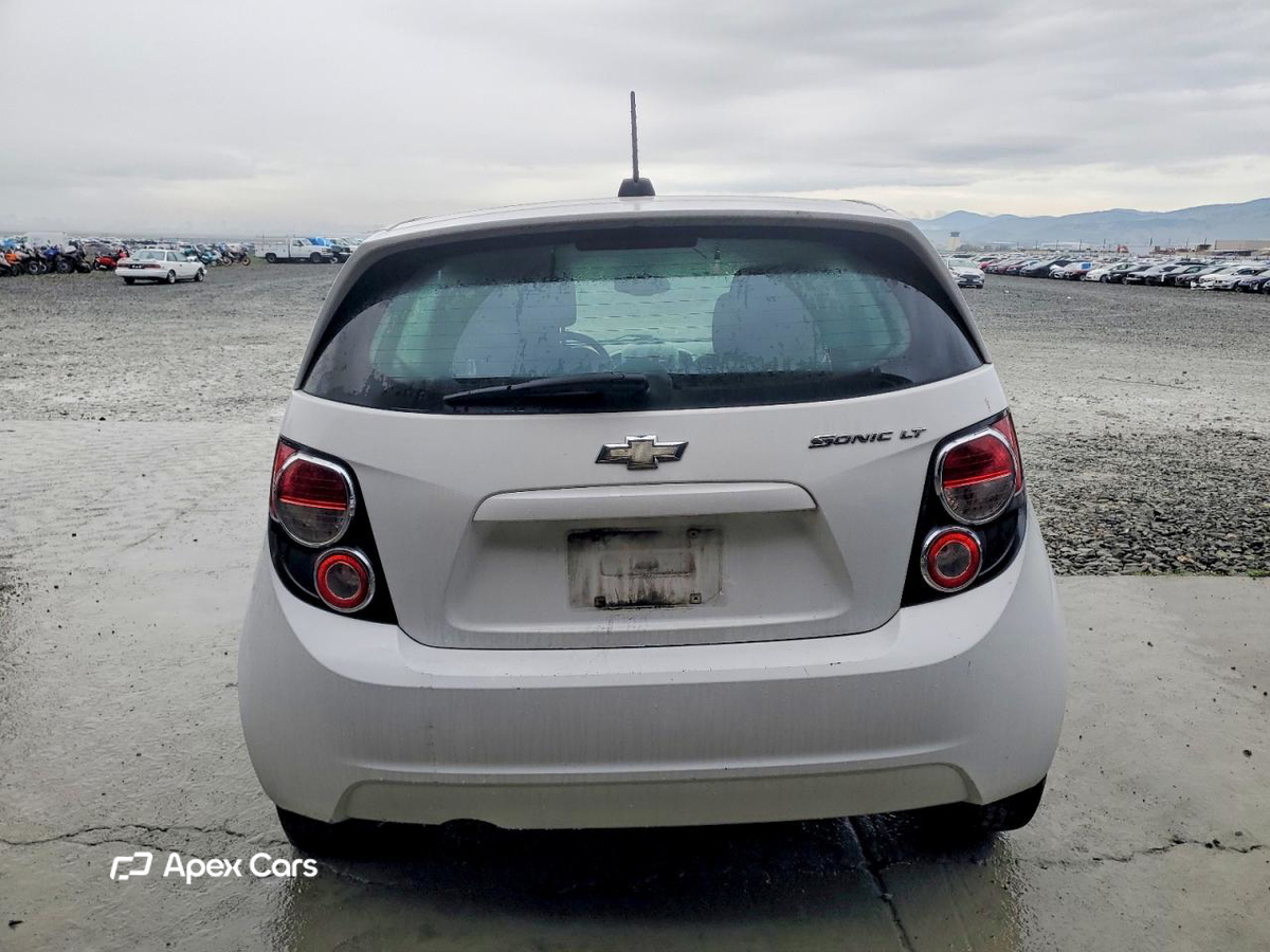 Chevrolet Sonic 2015