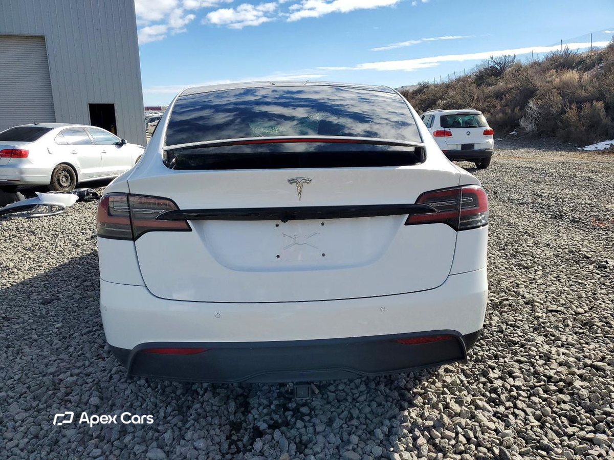 Tesla Model X 2021