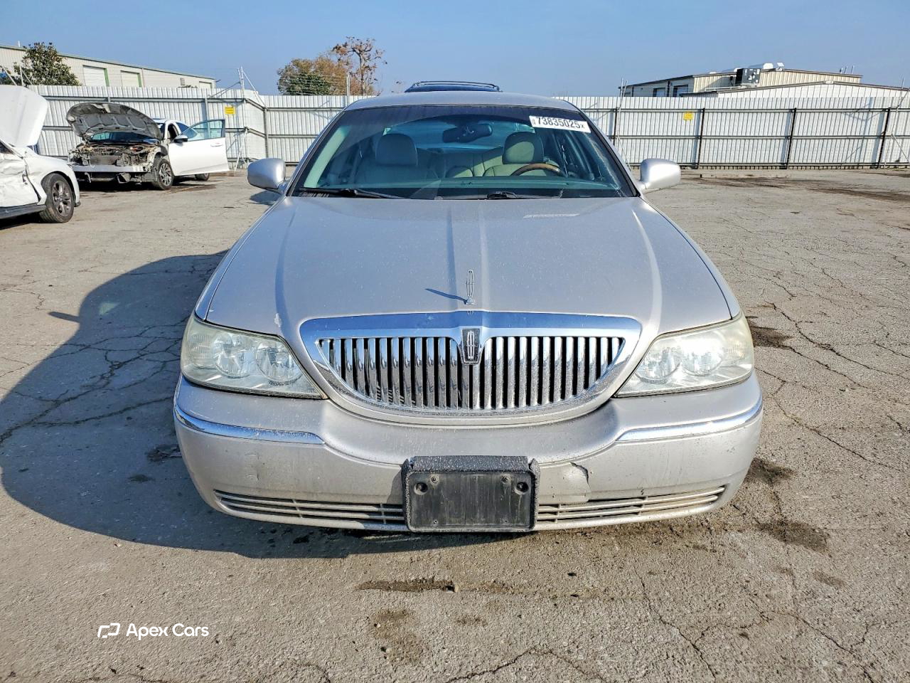 Lincoln Town Car 2004