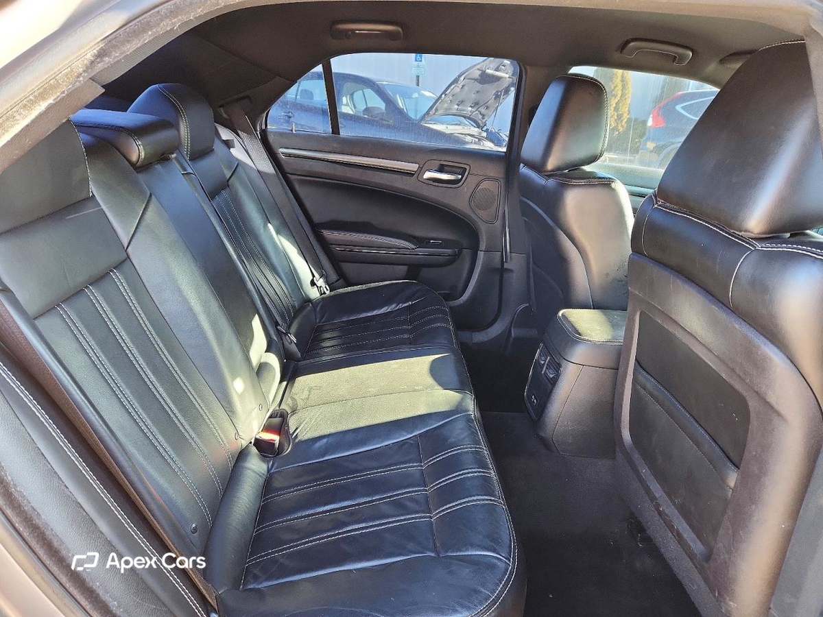 Chrysler 300 2016
