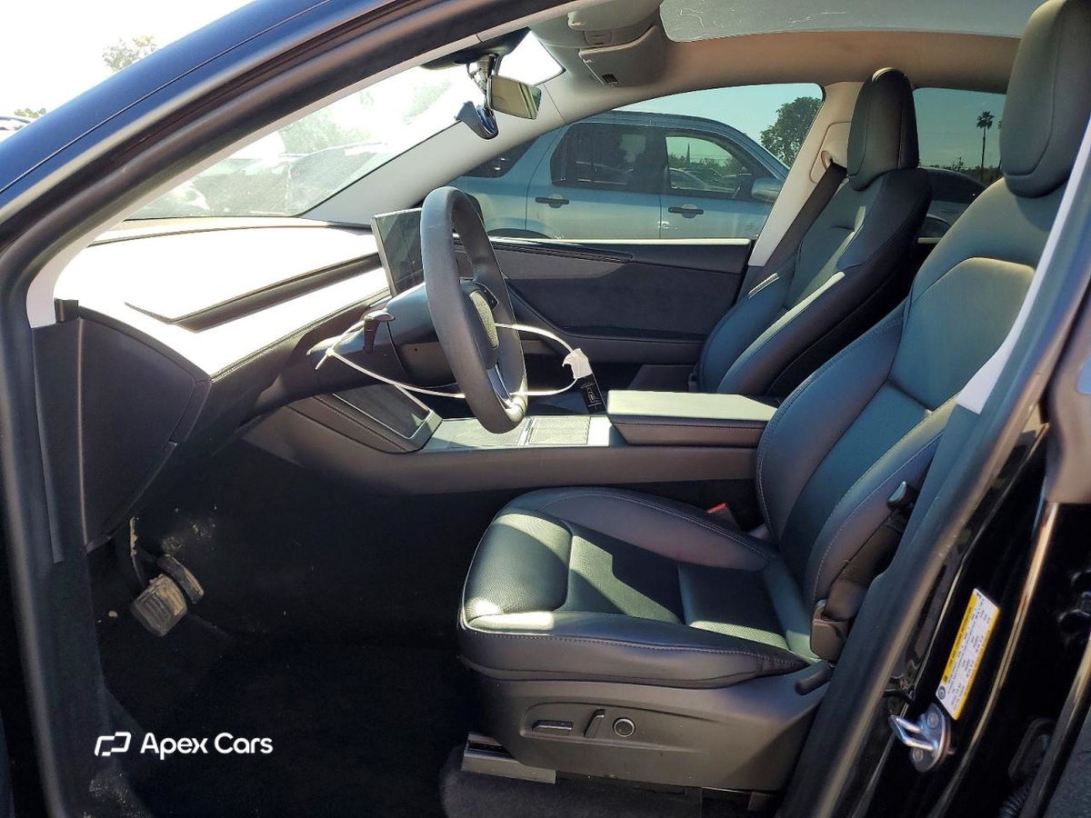 Tesla Model Y 2026