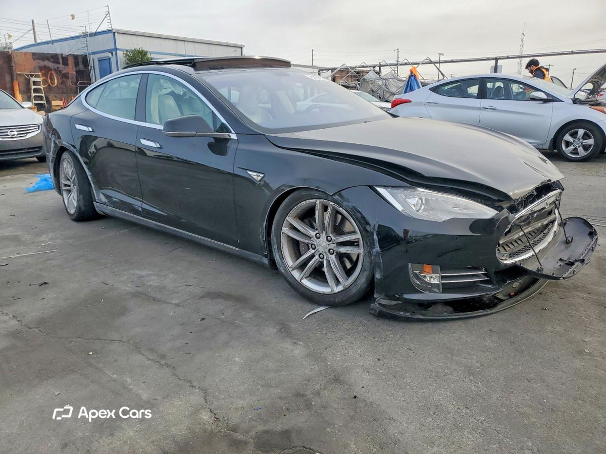Tesla Model S 2014