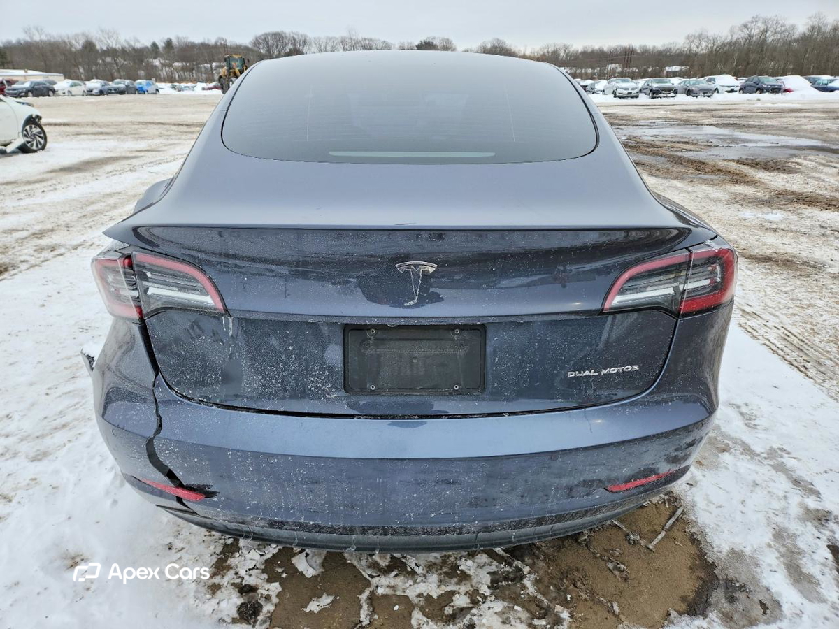 Tesla Model 3 2022