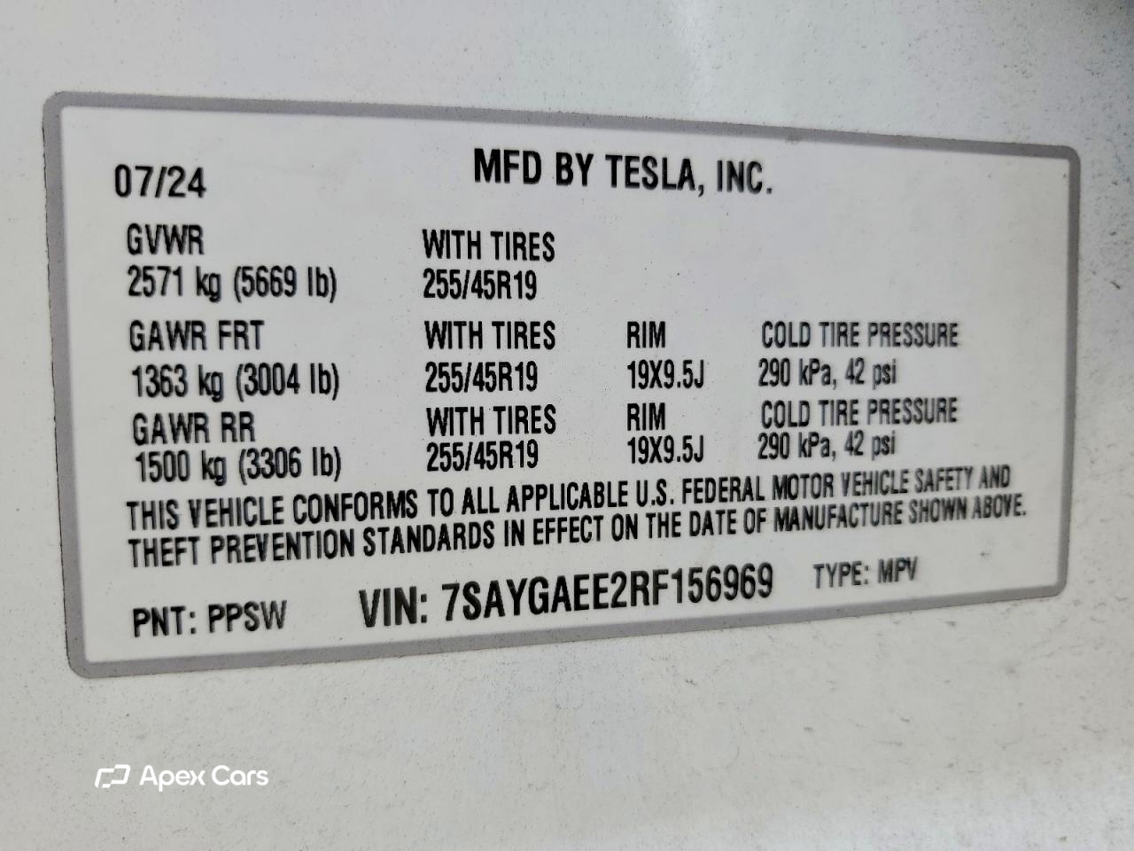 Tesla Model Y 2024
