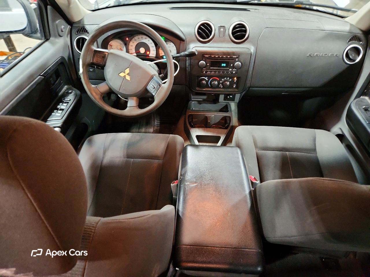 Mitsubishi Raider 2006