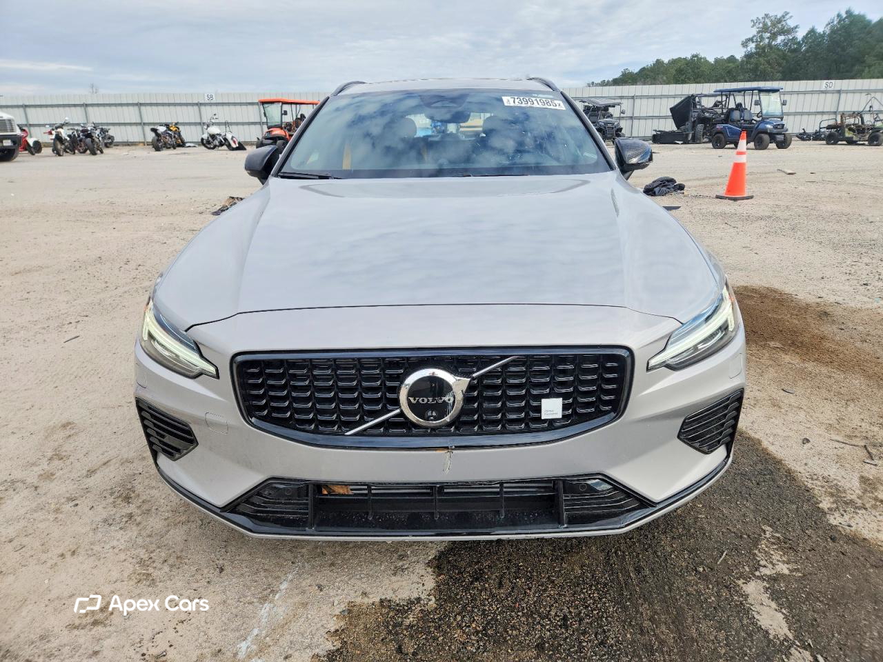 Volvo V60 2025