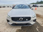 Volvo V60 2025