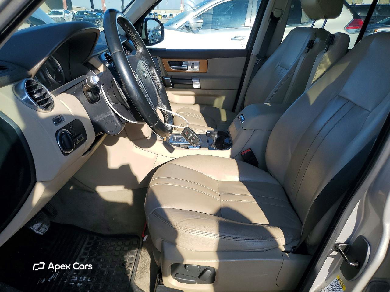 Land Rover LR4 2015
