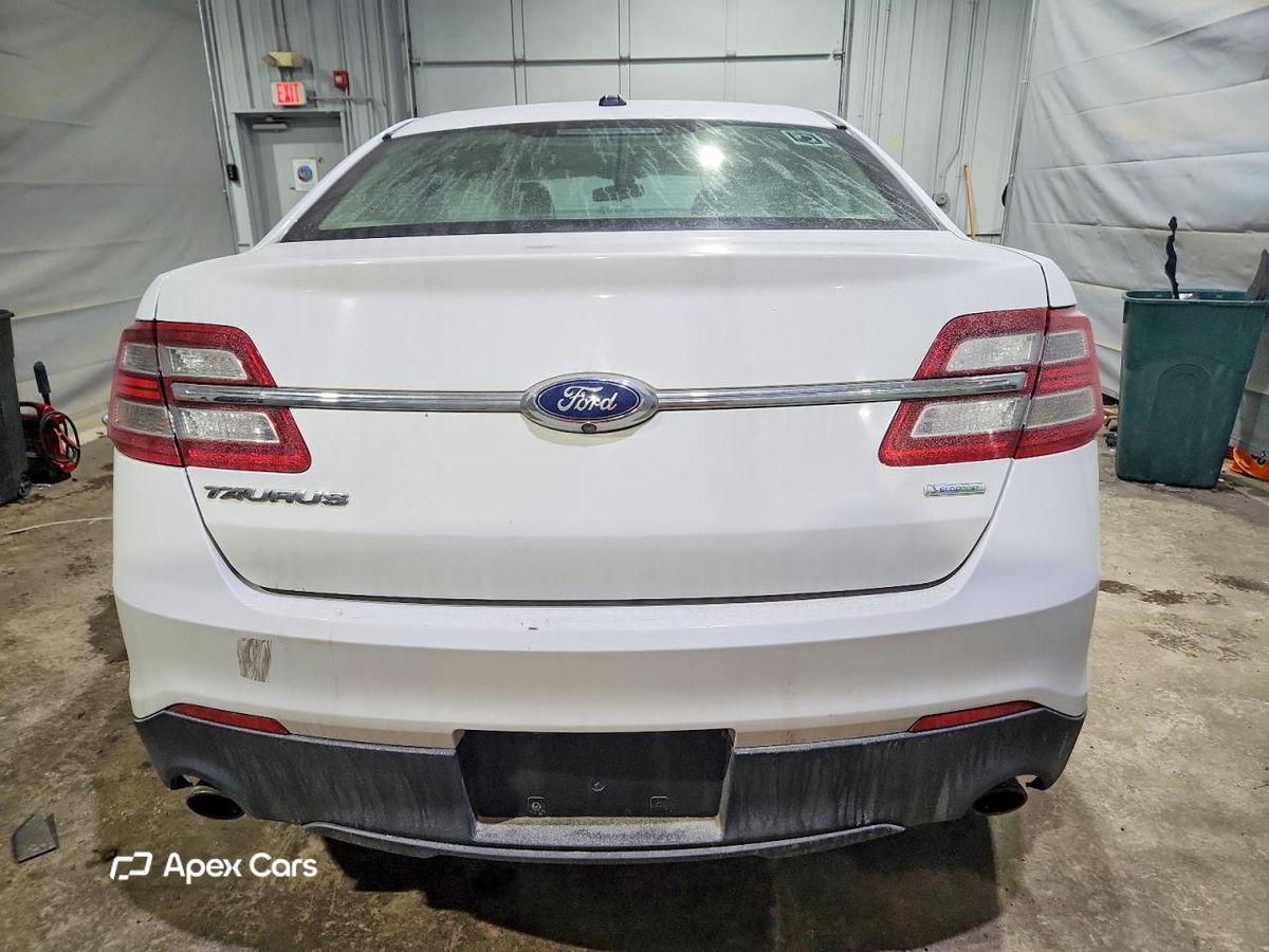 Ford Taurus 2016